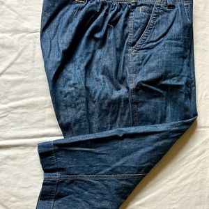 Liz Claiborne denim capri pants. Size 22W.